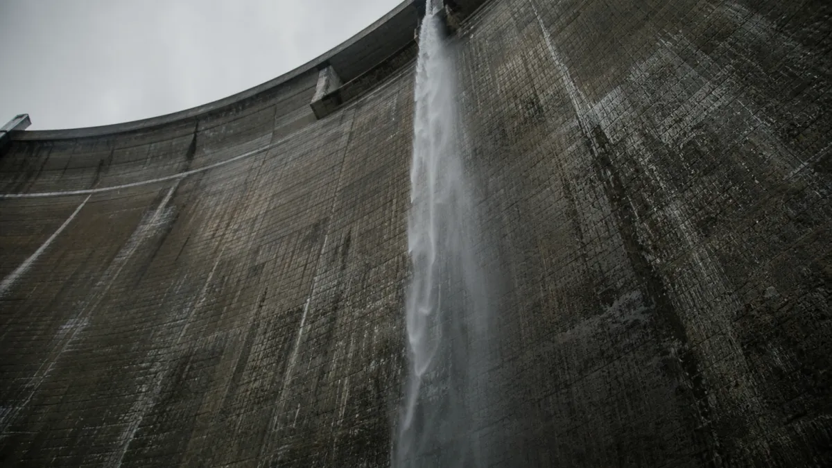 Énergie hydraulique : fonctionnement, avantages et enjeux